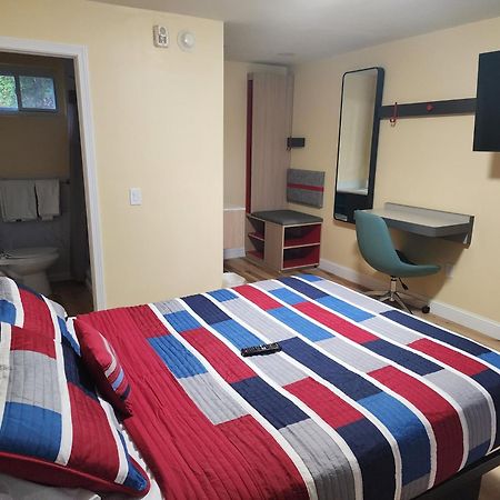 Americas Best Value Inn Providence-North Scituate Zewnętrze zdjęcie